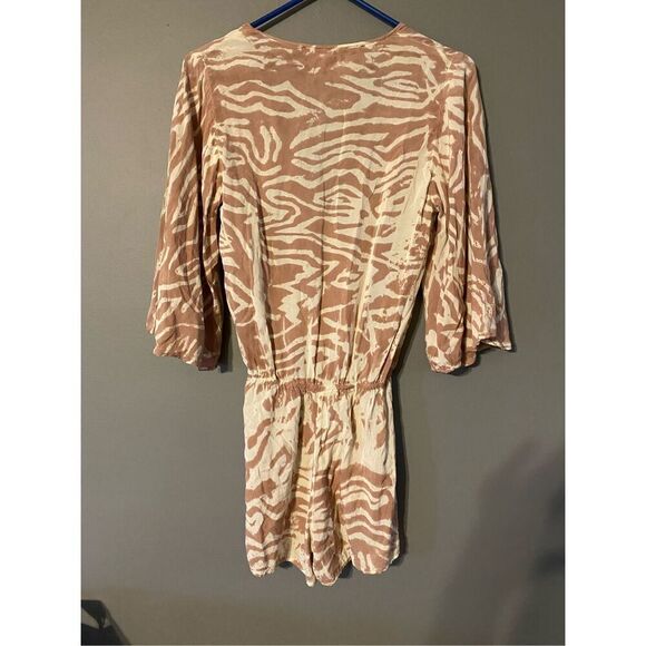 Planet Blue Life Romper Size XSmall - Picture 2 of 4